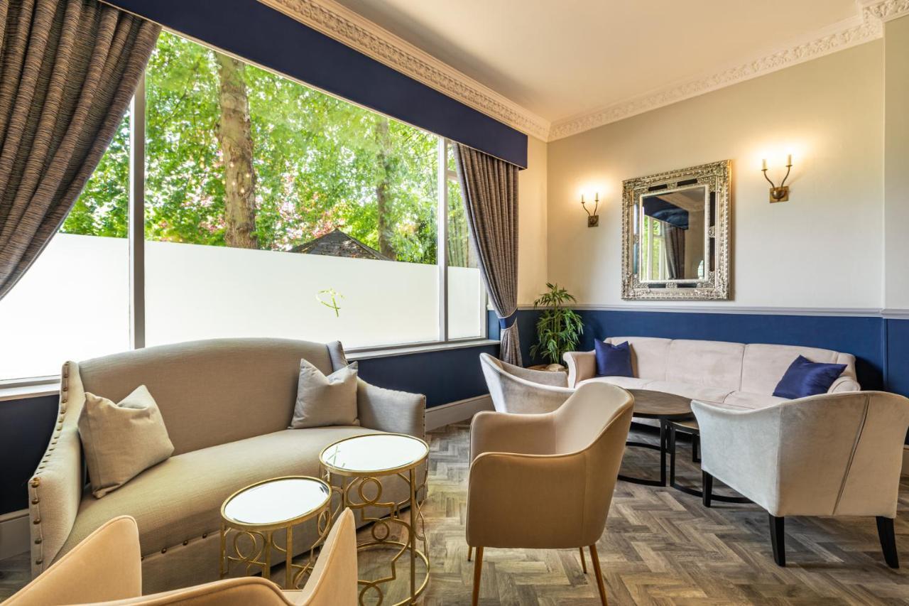 Parkmore & Leisure Club, Sure Collection By Bw